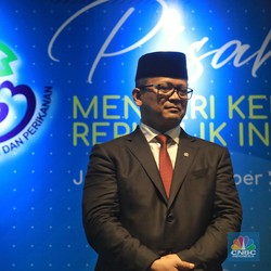 Edhy Tak Asal Tenggelamkan Kapal, Bagi-Bagi Ikan ke Nelayan