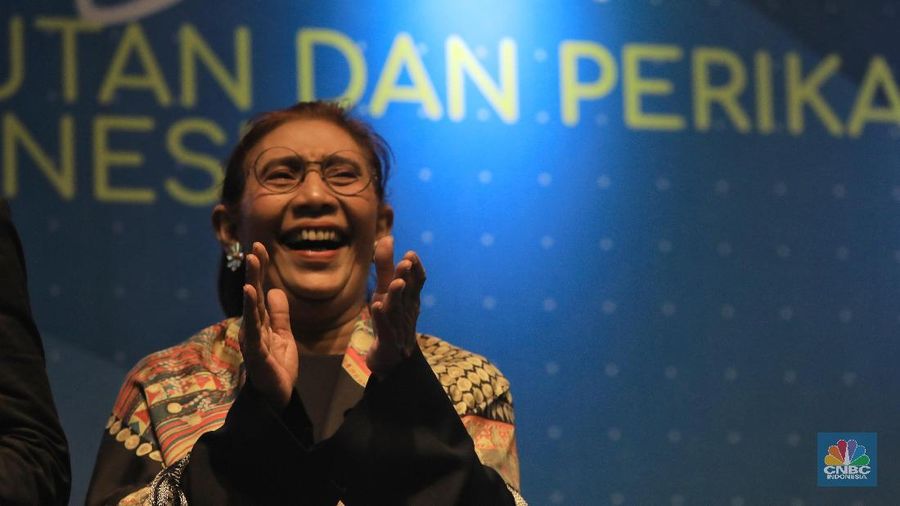Menteri KKP Edhy Prabowo dan Susi Pudjiastuti (CNBC Indonesia/Andrean Kristianto)