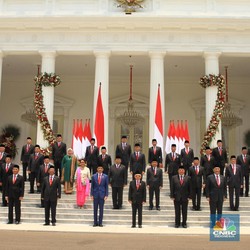 Terungkap! Alasan Jokowi Tak Pilih Menteri Umur 20an Tahun