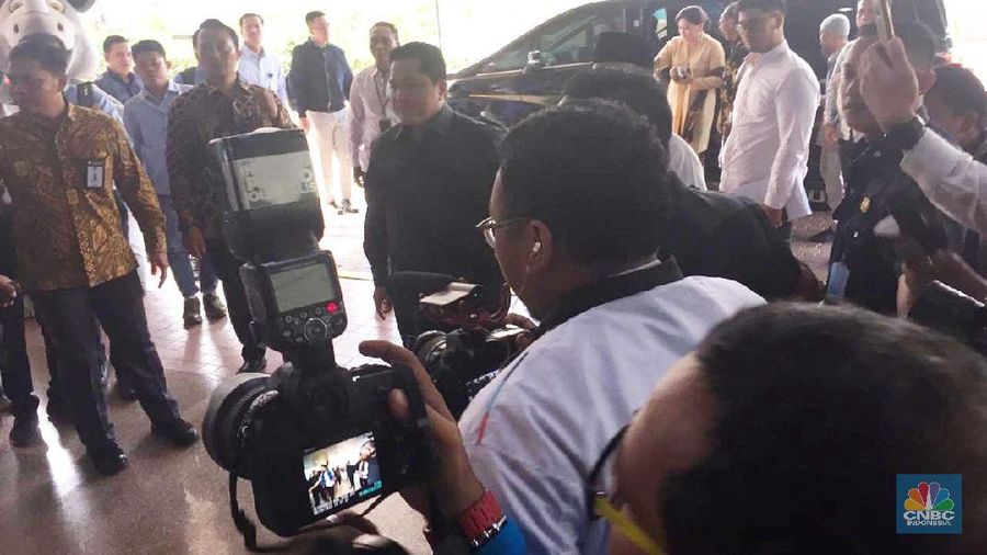 Baru dilantik tadi pagi, Erick Thohir rupanya sudah punya kartu identitas (ID Card) khusus kementerian BUMN.