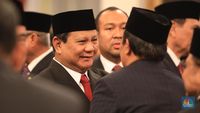 Didampingi Didit, Prabowo Sumringah Saat Dilantik Jadi Menhan