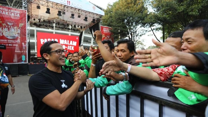 Nadiem Makarim Bersama Driver Gojek (ist via Gojek) Nadiem Makarim Bersama Driver Gojek (ist via Gojek)