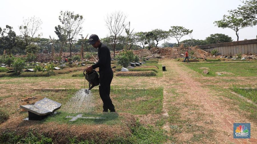 TPU Tanah Kusir terlihat tidak terawat hingga menjadi lokasi pembuangan sampah warga.