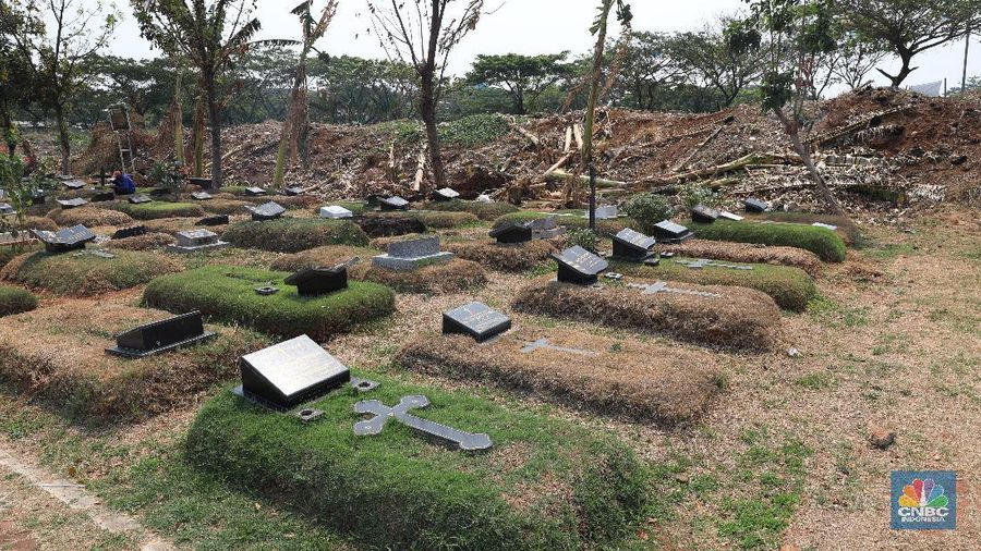 TPU Tanah Kusir terlihat tidak terawat hingga menjadi lokasi pembuangan sampah warga.
