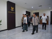 Wapres Ma'ruf Amin Soal Muamalat: Serahkan ke OJK