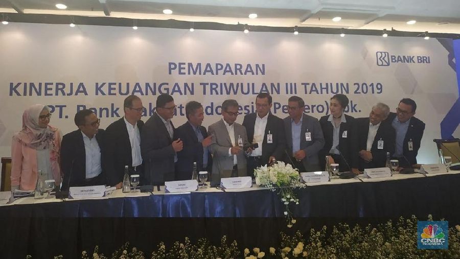 Harga saham PT Bank Rakyat Indonesia (BBRI) Tbk melesat 3,37% pada perdagangan hari ini Selasa (5/11/2019).