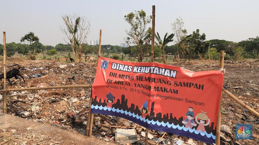 TPU Tanah Kusir terlihat tidak terawat hingga menjadi lokasi pembuangan sampah warga.