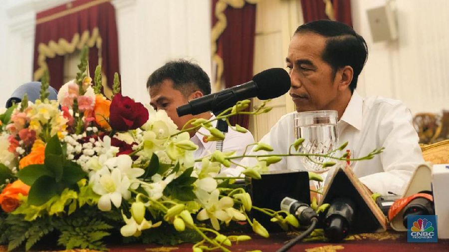 Namun, dari ke-38 nama pejabat, tidak ada satupun wakil dari Partai Demokrat maupun Partai Amanat Nasional.