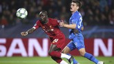 Setelah unggul satu gol di babak pertama, Liverpool tampil menghentak di babak kedua dengan tambahan tiga gol. Sadio Mane, Oxlade-Chamberlain, dan Mohamed Salah mencatatkan namanya di papan skor. (AP Photo/Francisco Seco)