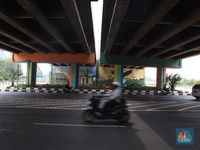 Warna-warni Kolong Tol Joglo yang Menarik Perhatian Warga