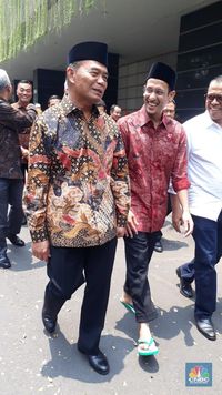 Jadi Mendikbud, Apa Kerjaan Pertama Nadiem Makarim?