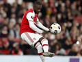 FOTO: Tendangan Bebas 'Ajaib' Pepe Bawa Arsenal Menang