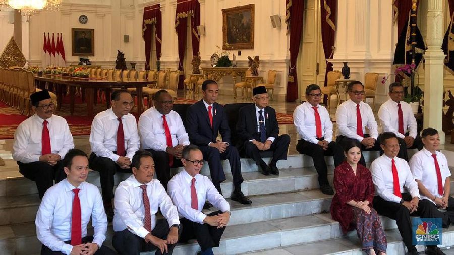 Presiden Joko Widodo dikabarkan akan menambah enam wakil menteri di Kabinet Indonesia Maju