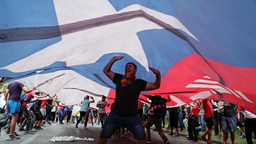 Peristiwa ini merupakan kejadian yang pertama kali terjadi, setelah pemerintah Chile menerapkan asas demokrasi pada 1990.