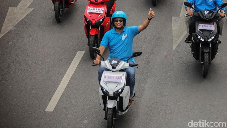 Konvoi ini bertujuan memperkenalkan kepada masyarakat kendaraan listrik sebagai kendaraan ramah lingkungan dalam mengatasi masalah polusi udara
