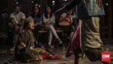 Kali ini, lakon yang dibawakan bertajuk Permata di Ujung Tanduk karya penyair Gunawan Maryanto. (CNN Indonesia/Bisma Septalisma)