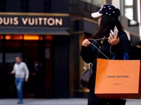 Kata Siapa Zaman Sekarang Susah? Penjualan LV & Dior Meroket