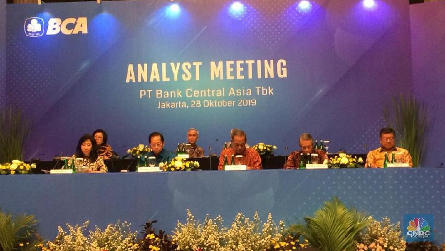 PT Bank Central Asia Tbk (BBCA) akhirnya merampungkan akuisisi PT Bank Royal Indonesia.