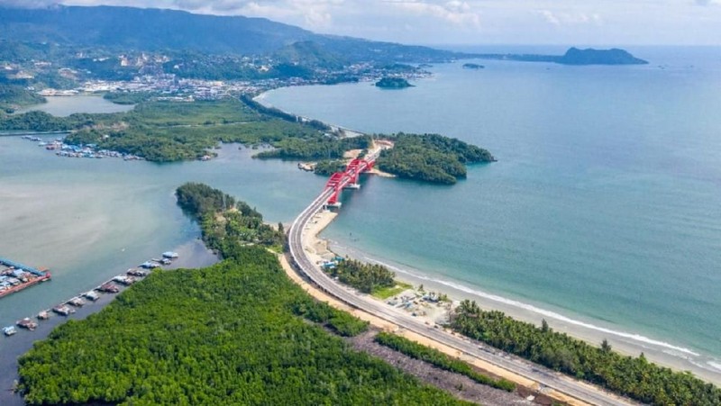 Dari demo buruh hingga sekolah rusak. Ini deretan foto sepekan CNBC Indonesia