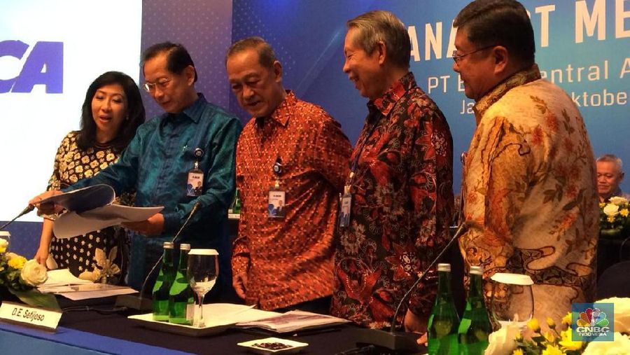 Padahal pada kuartal III-2018, Bank Mandiri sempat menyalip peroleh laba bersih BCA.