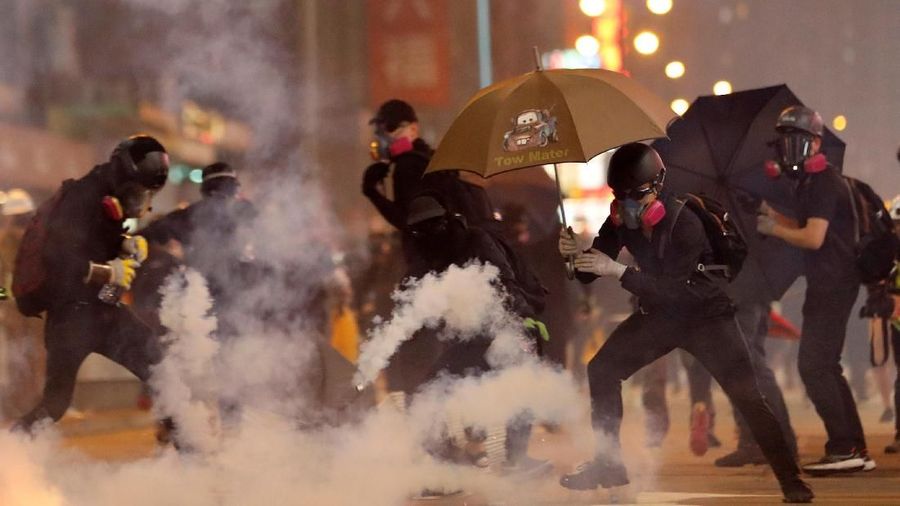 Demo Tak Berujung, Hong Kong Kini Resesi