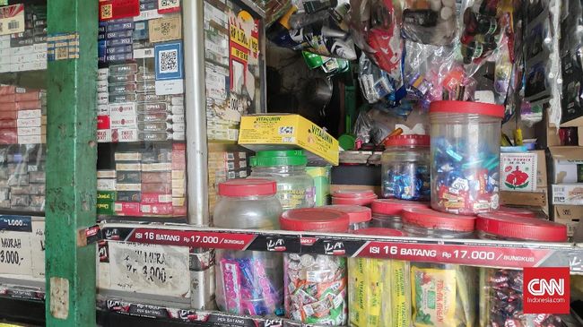 Jerit Pedagang dan Pembeli Rokok Akibat Cukai Naik