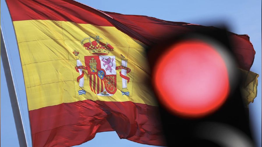 Bendera Spanyol (REUTERS/Sergio Perez)