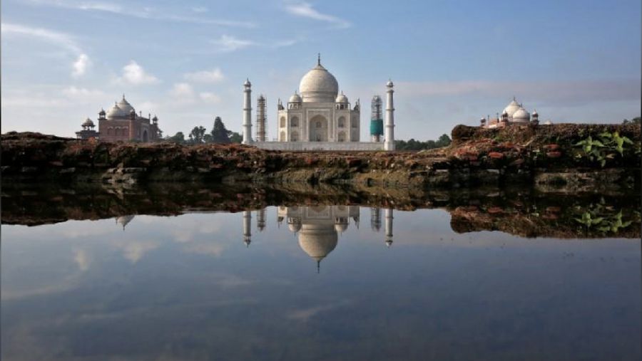 Taj Mahal di Agra, India pada 9 Agustus 2016 (REUTERS/Cathal McNaughton)