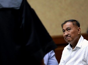 Beda Nasib Terpidana Korupsi e-KTP: Setnov Bebas-Markus Nari Belum