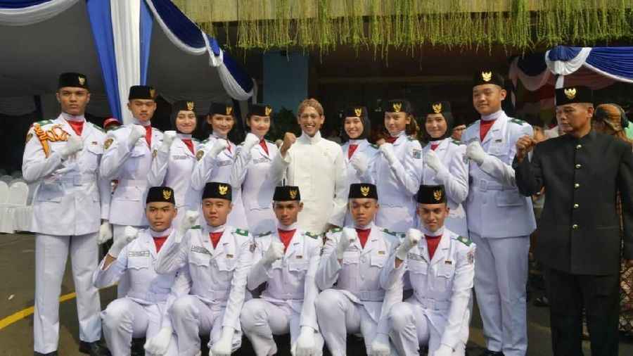 Menteri Pendidikan dan Kebudayaan (Mendikbud), Nadiem Makarim saat memimpin upara sumpah pemuda (Dok. Kemendikbud)