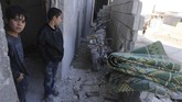 Kini, pihak berwenang tengah melakukan tes DNA dan biometrik untuk memastikan identitas Baghdadi. (AP Photo/Ghaith Alsayed)