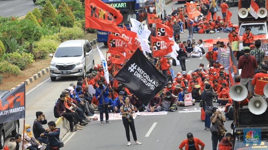 Buruh akan melanjutkan aksi turun ke jalan ke Kemenaker.