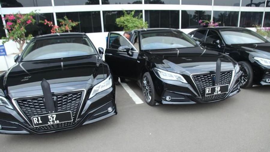 Pemerintah memilih Toyota Crown 2.5 HV G-Executive sebagai mobil baru untuk para pejabat.