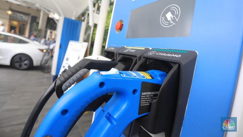 SPKLU PLN ultra-fast charging berkapasitas 150 kiloWatt ini mampu mengisi energi mobil listrik dari kosong hingga penuh dalam waktu sekitar 20 menit.