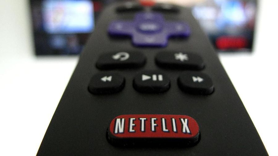 FILE PHOTO: The Netflix logo is pictured on a television remote in this illustration photograph taken in Encinitas, California, U.S., January 18, 2017.  REUTERS/Mike Blake/File Photo