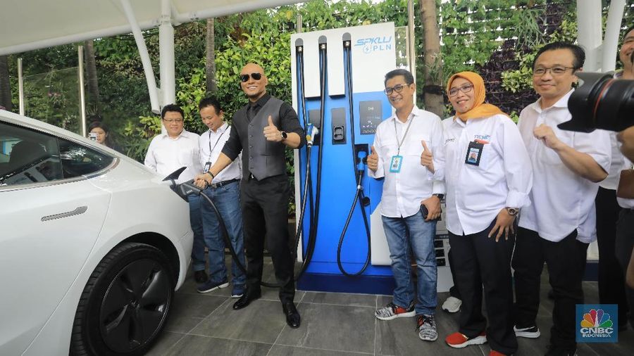 Grab dan produsen mobil asal Korea Selatan Hyundai telah menyatakan akan bekerja sama untuk mewujudkan mobil listrik di Asia Tenggara, termasuk di Indonesia.