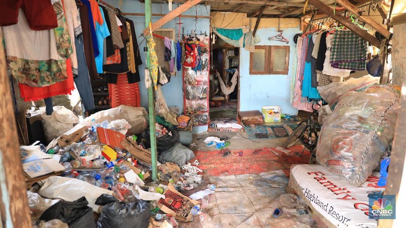 Kota Bekasi sedang menggiatkan program Kotaku dengan merombak lingkungan dan hunian warga di sembilan kelurahan yang menjadi prioritas pemerintah.