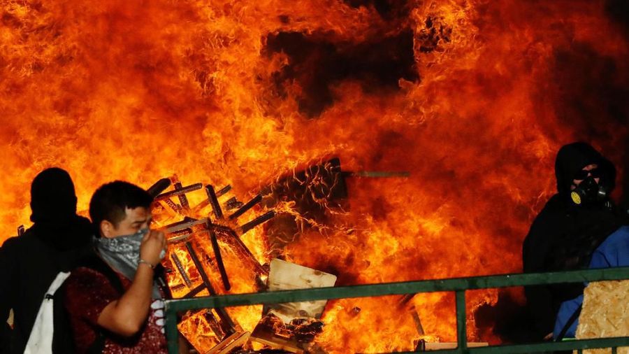 Perombakan kabinet pemerintahan dianggap tidak cukup oleh masyarkat Chili dengan memanasnya aksi demo pada Senin, 28 Oktober 2019.