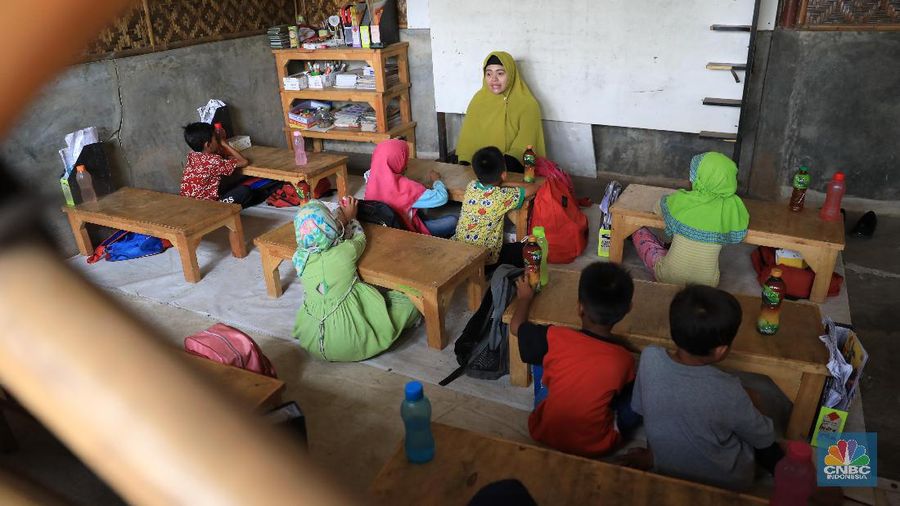 Sebanyak 90 siswa dari kelas 1 hingga kelas 9 bersekolah disini untuk menuntut ilmu. Selain itu siswa juga dibekali oleh kegiatan seni.