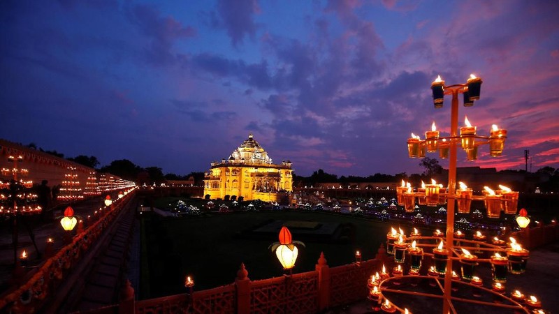 India memperingati perayaan Diwali pada Minggu (27/10/2019)