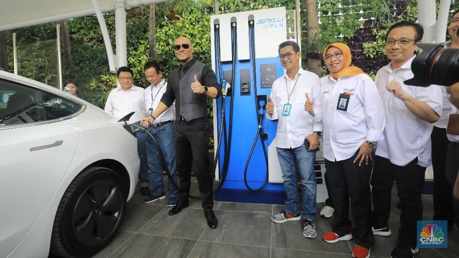 SPKLU PLN ultra-fast charging berkapasitas 150 kiloWatt ini mampu mengisi energi mobil listrik dari kosong hingga penuh dalam waktu sekitar 20 menit.
