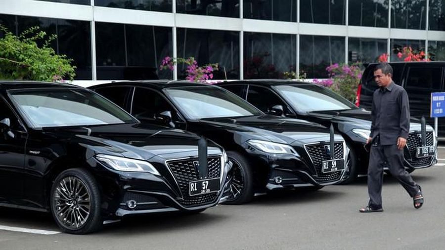 Pemerintah memilih Toyota Crown 2.5 HV G-Executive sebagai mobil baru untuk para pejabat.