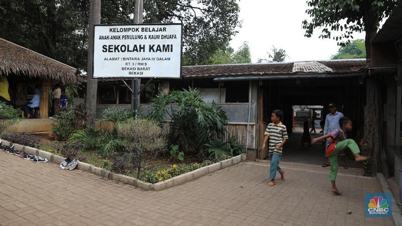 Sebanyak 90 siswa dari kelas 1 hingga kelas 9 bersekolah disini untuk menuntut ilmu. Selain itu siswa juga dibekali oleh kegiatan seni.
