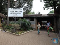 Begini Suasana Sekolah Bagi Anak Pemulung & Dhuafa di Bekasi