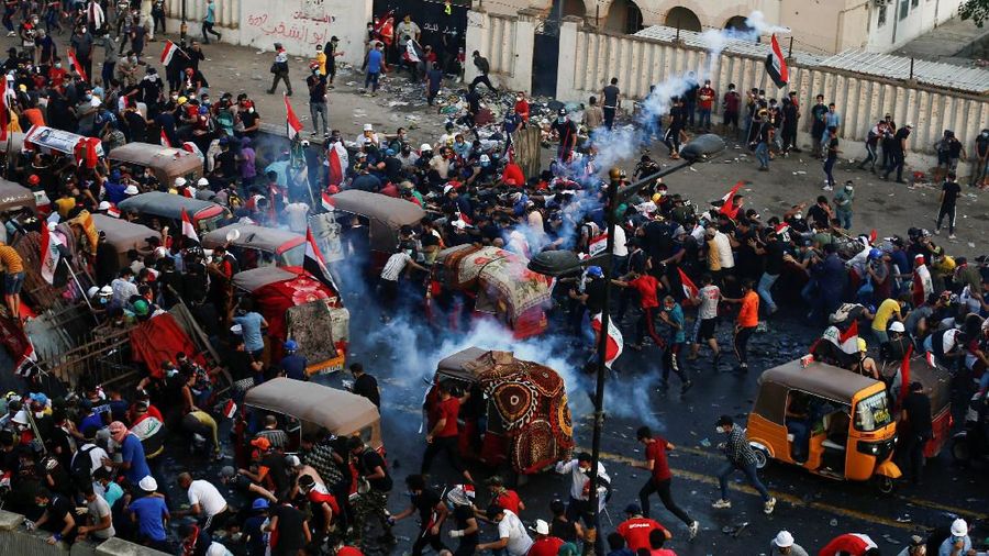 Aksi protes menyeruak di Irak. Masyarakat tidak puas dengan pemerintahan dan reformasi kebijakan yang dilakukan.