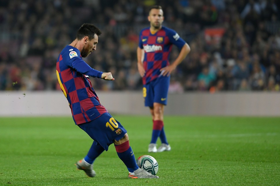 10 Penendang Bebas yang Lebih Hebat dari Messi