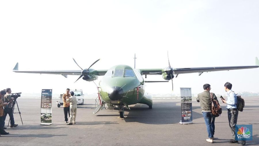 PT Dirgantara Indonesia ekspor satu pesawat  tipe CN235-220 Military Transport ke Nepal untuk Nepalese Army. (CNBC Indonesia/Rahajeng Kusumo Hastuti)