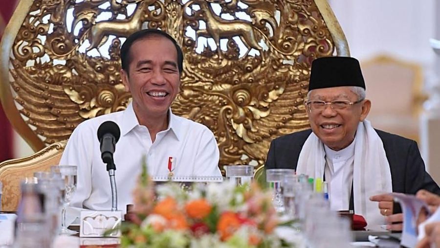 Presiden Joko Widodo didampingi Wakil Presiden Ma’ruf Amin memimpin sidang kabinet paripurna (BPMI Setpres/Laily Rachev)