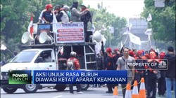 Demo Buruh Tolak UMP 2020 Di Balai Kota Jakarta Berlanjut