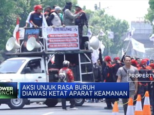 Demo Buruh Tolak UMP 2020 Di Balai Kota Jakarta Berlanjut